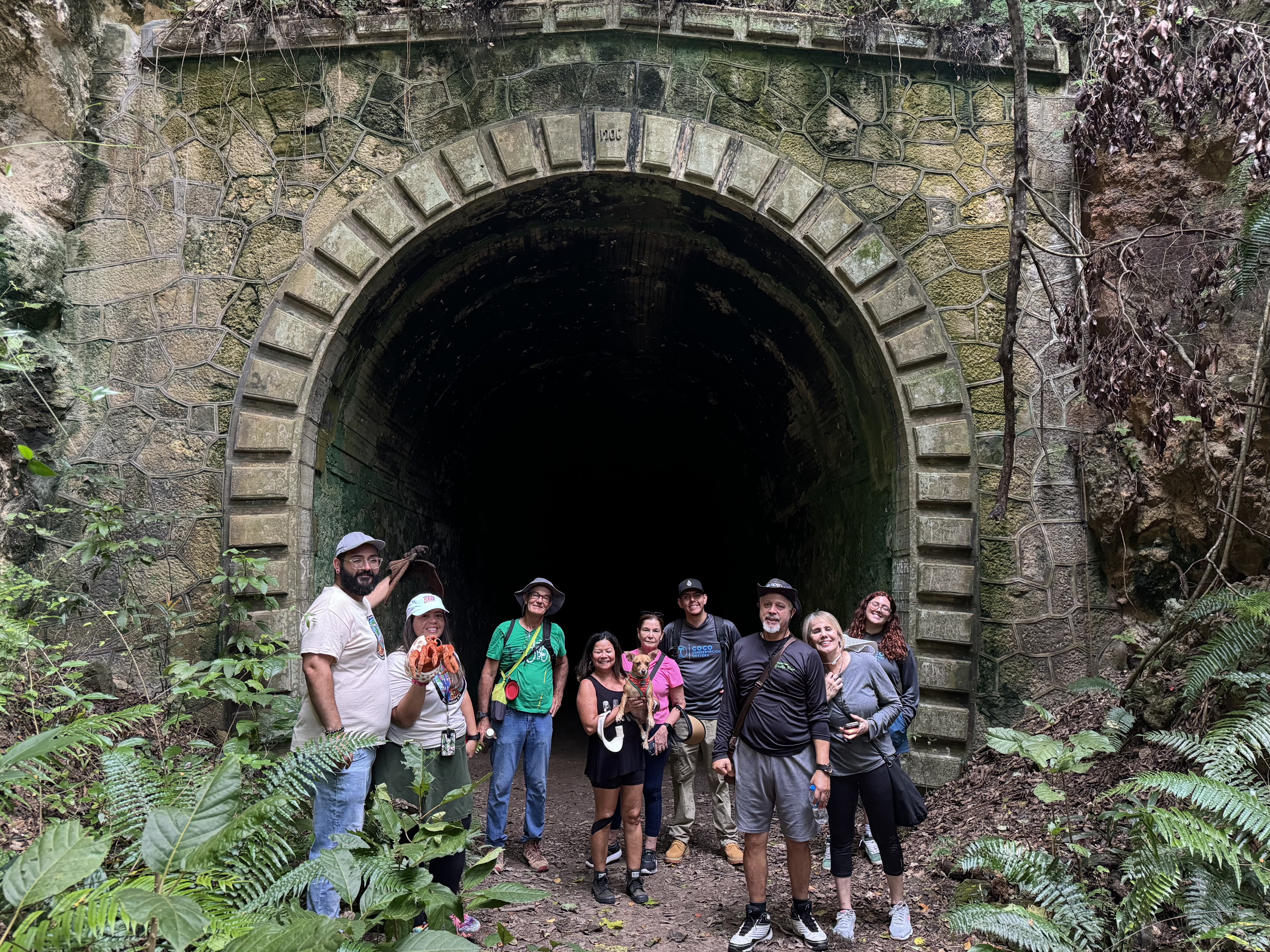 Descriptive alt text