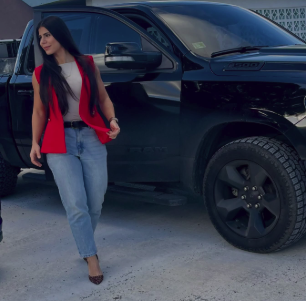 Descriptive alt text